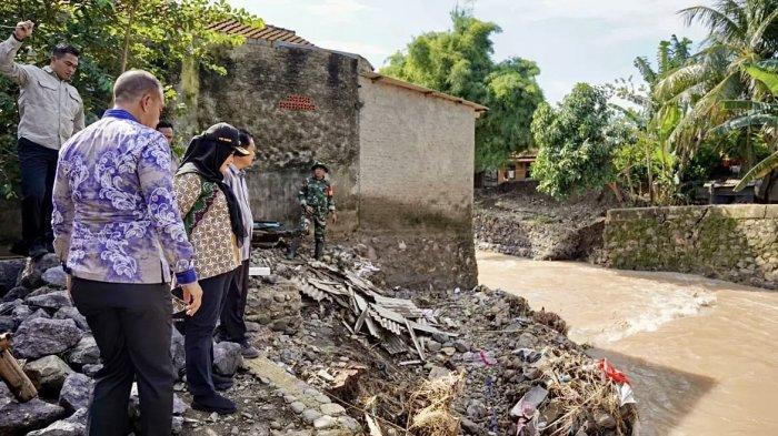 Dari Magelang, Bunda Eva Koordinasikan Penanganan Banjir di Bandar Lampung