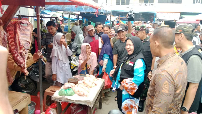 Wali Kota Eva Dwiana Pantau Pasar, Harga Bahan Pokok Stabil di Bandar Lampung