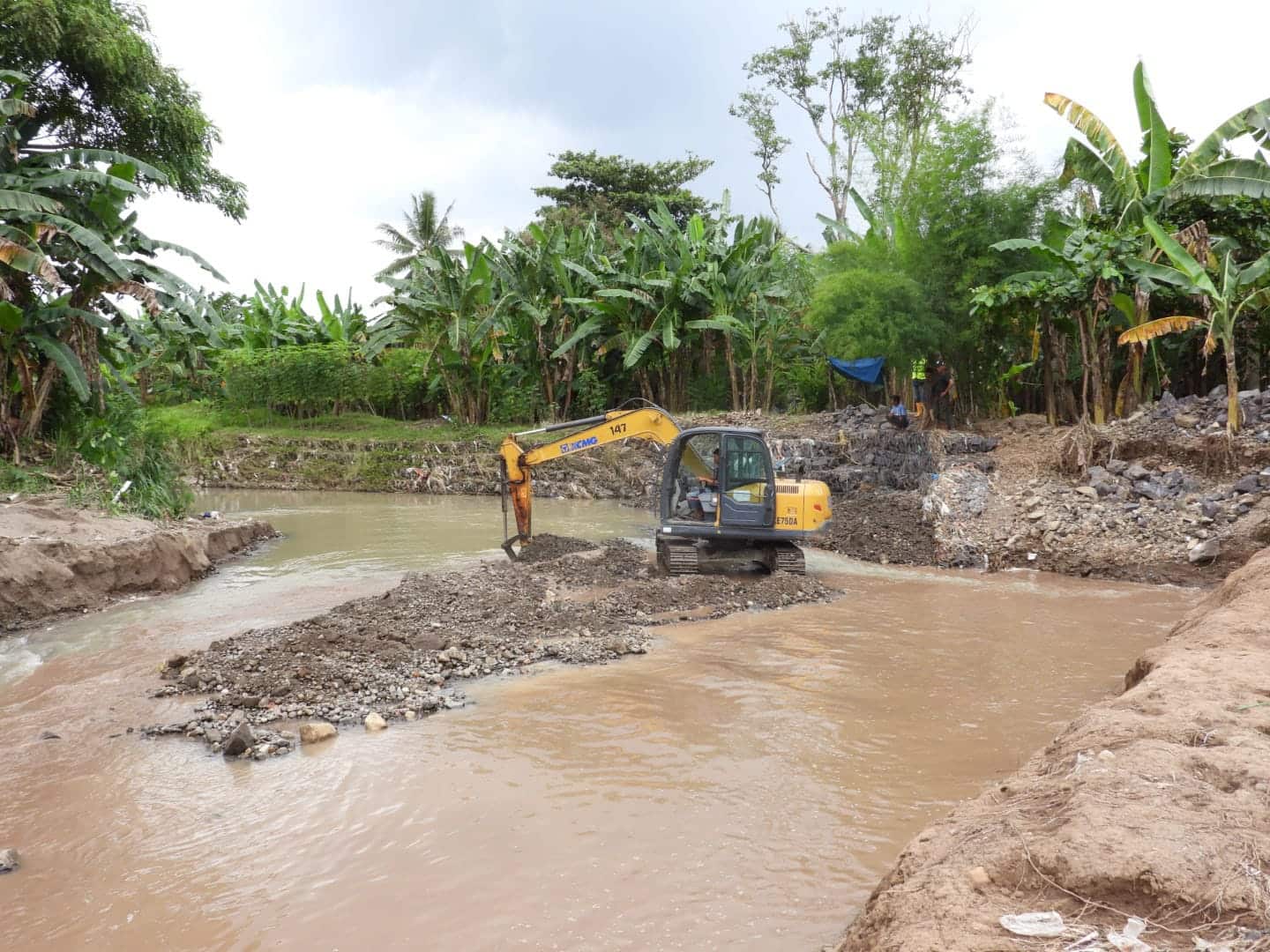 Pemkot Bandar Lampung Kerahkan Alat Berat untuk Percepat Pemulihan Pascabanjir