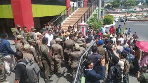 Dukung Pemkot, Massa Aliansi Serukan Kritik Bijak dan Konstruktif