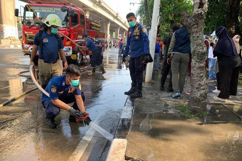 Pemprov Jakarta bersih-bersih fasilitas umum usai demo, Minggu (31/8/2025). Foto: Pemprov DKI Jakarta