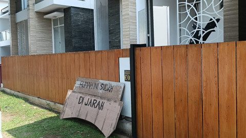 Kondisi rumah Nafa Urbach usai dijarah di Bintaro, Tangerang Selatan, Minggu (31/8/2025). Foto: kumparan