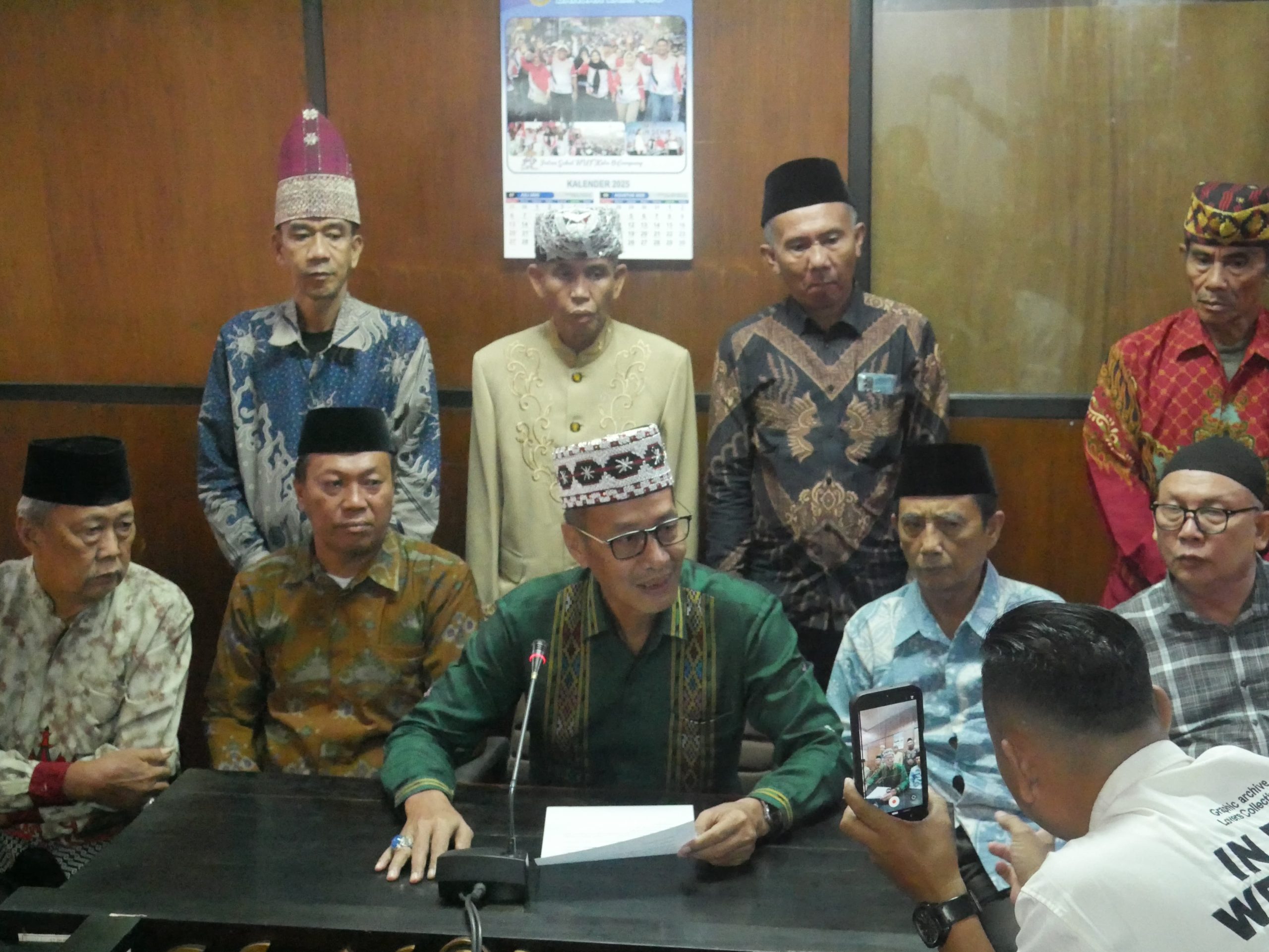 Tokoh Adat Klarifikasi: Karnaval Ngigel Bukan Prosesi Sakral