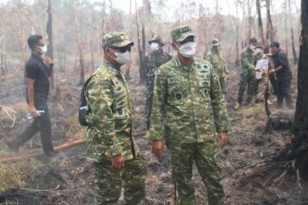 Karhutla Way Kambas, Kasrem 043/Gatam Dampingi Kepala BNPB Tinjau Lokasi