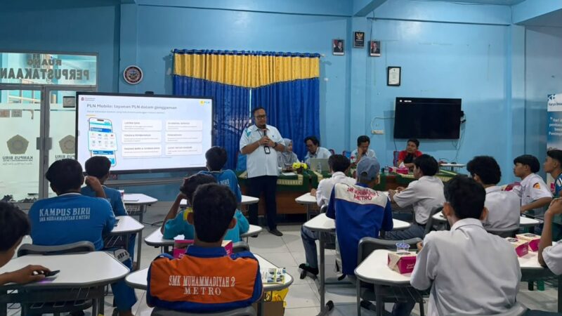 Sambut Sumpah Pemuda, PLN Metro Bekali Siswa SMK Edukasi Bahaya Listrik