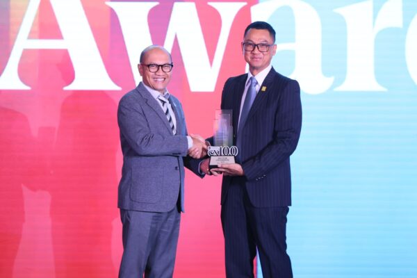 PLN Raih Sector Champion dan Runner Up CX100 Award 2026
